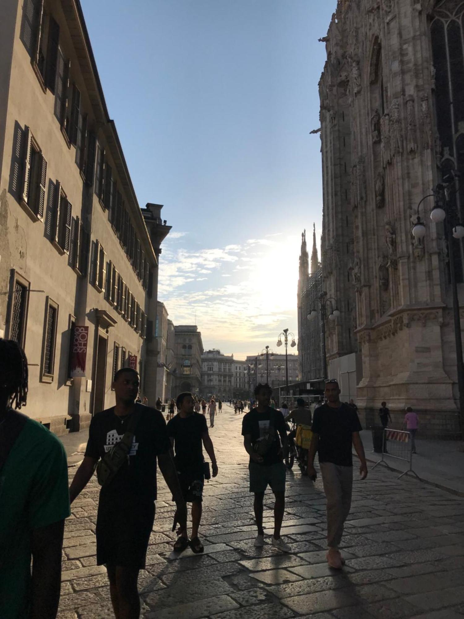 Free 30 Minutes Preemptive Cognitive Disconnect Therapy Price Location Real Duomo Palace Mini Suite Mailand Exterior foto